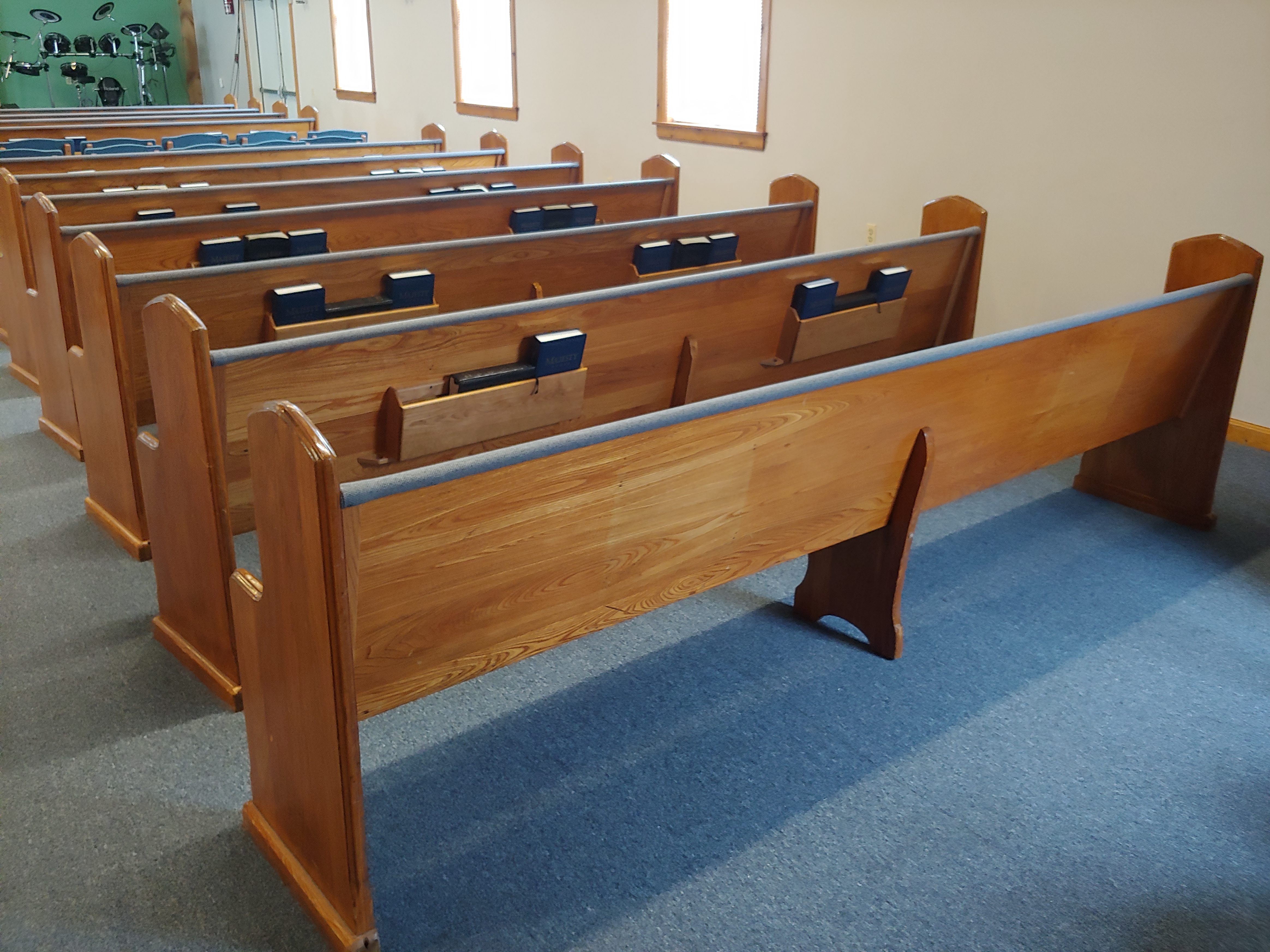 Used Pews For Sale By A Church Free Listings Summit Seating For