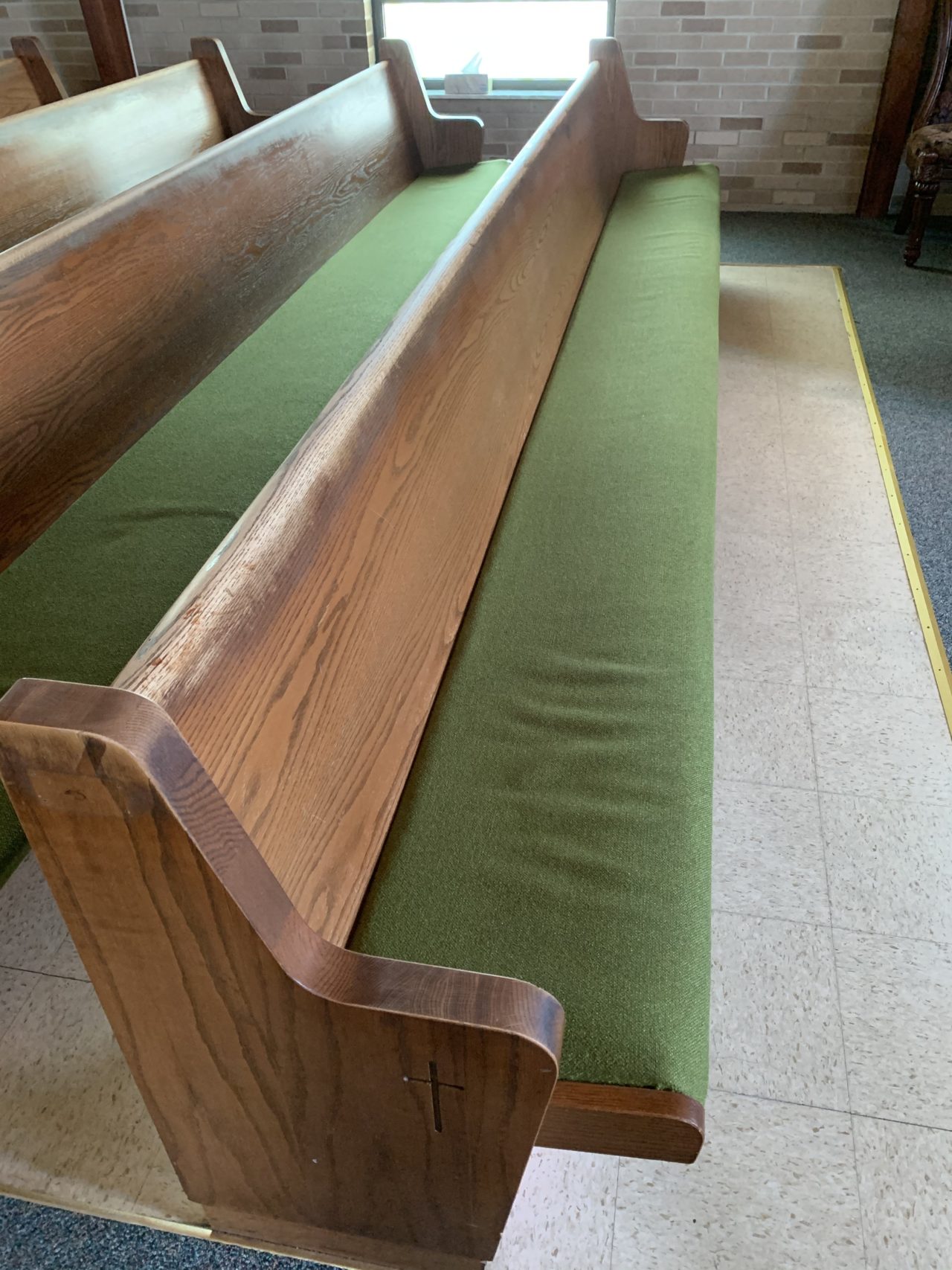 Used Pews for Sale by a church. Free Listings Summit Seating For Churches, Pulpits, Pews